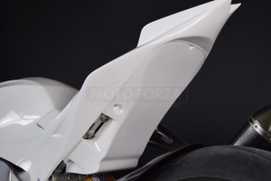 Aprilia RSV 4 Factory 2009-2015 Parts Motoforza on bike