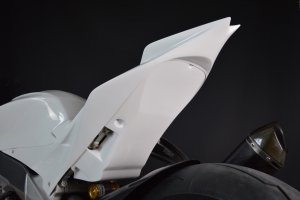 Seat undertray Version 2 GRP (side holder) Aprilia RSV4/R 2009-2016 - preview on bike
