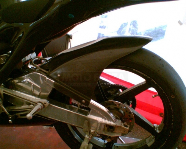 Aprila RS 125R 2000-2004 - Zadní blatník