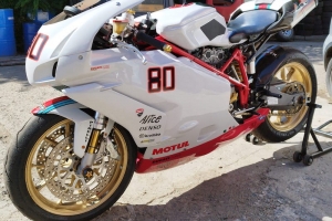 Ducati 749,999 2003-2004 motoforza parts on the bike