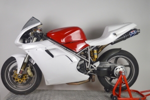 Ducati 748,916,996 998  1995-2003   seat racing AMA style 2 vents GRP - on bike