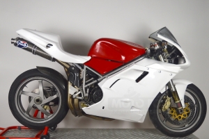 Ducati, 748,916,996 998 , 95-03 / Seat closed - 2 vents with cut out for tail lights - AMA SBK - 2 vents  GFK on bike