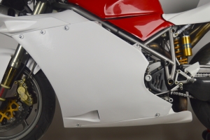 Ducati 996R 998 2002 Oil sump, GFK - on bike 998S