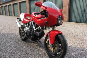 Half Fairing 1000s, Paul Smart - with cut out for headlight, GRP - parts motoforza on bike  Ducati 600SS N