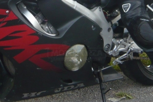 Honda CBR 600 F 1999-2000 (PC35)  Ignition cover, kevlar-carbon on bike