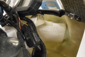 Front bracket Kawasaki ZX6R 07-08 forza holders - preview on bike