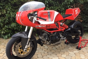 Screen for UNI half fairing Motoforza - Ducati , Motoguzzi,BMW etc - preview on set Ducati Pantah