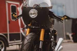 Screen for UNI Half Fairing style - Ducati, Moto Guzzi, BMW etc on Honda CBX 750