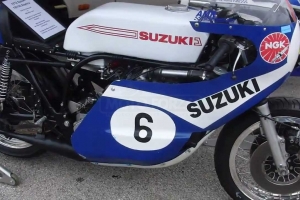 Suzuki TR 750 3-cylinder 1970 / parts Motoforza