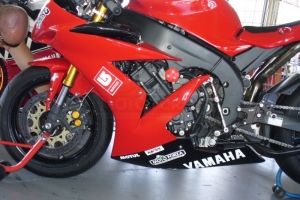 Yamaha YZF R-1 2004-2006 (RN12) / parts on bike