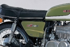 Suzuki GT 380 550 1972-1977 Side panel - Right