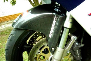 Front fender carbon on bike  Suzuki GSXR 600,750 1996 1997 1998 1999