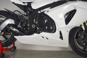 Suzuki GSXR 1000 2009-2016 Right side engine cover Carbon-Kevlar - on bike