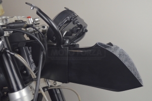 Duct to airduct GRP-coloured- Triumph 675 2013-2016 Daytona  on bike