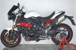 Flyscreen-with screen TOURING-SET- Triumph 1050 Speed Triple 11-15/ Street Triple 13-16 - GRP coloured + screen black on bike