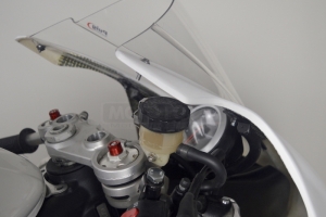 Triumph 675 2013-2016 Daytona parts Motoforza on bike  - installation screen Puig and front bracket