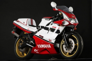 Yamaha YZR 500 - parts on bike Yamaha RD500
