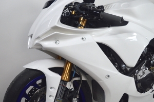 Yamaha YZF R1 2020- - Front fairing on bike