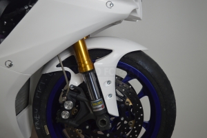 Yamaha YZF R1 2020-  motoforza parts on bike