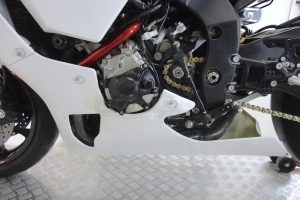Yamaha YZF R1 2015-2019 motoforza parts on bike