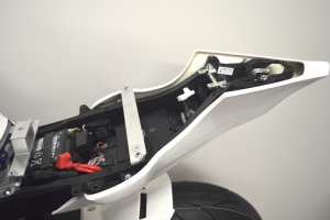 Yamaha YZF R6 2017- Race Seat closed SSP Design, GRP  - preview on bike with original rear frame