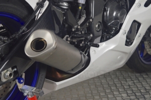 Yamaha YZF R6 2017-  Parts motoforza on bike - preview with original exhaust